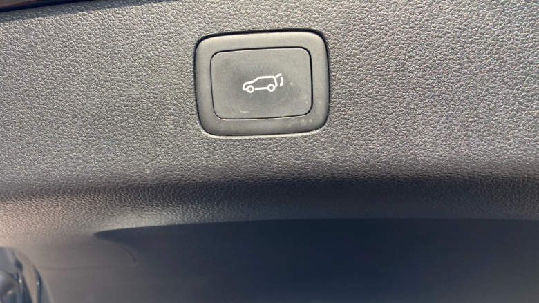 MG Hs 1.5 T-GDI Exclusive 5dr DCT Petrol Hatchback